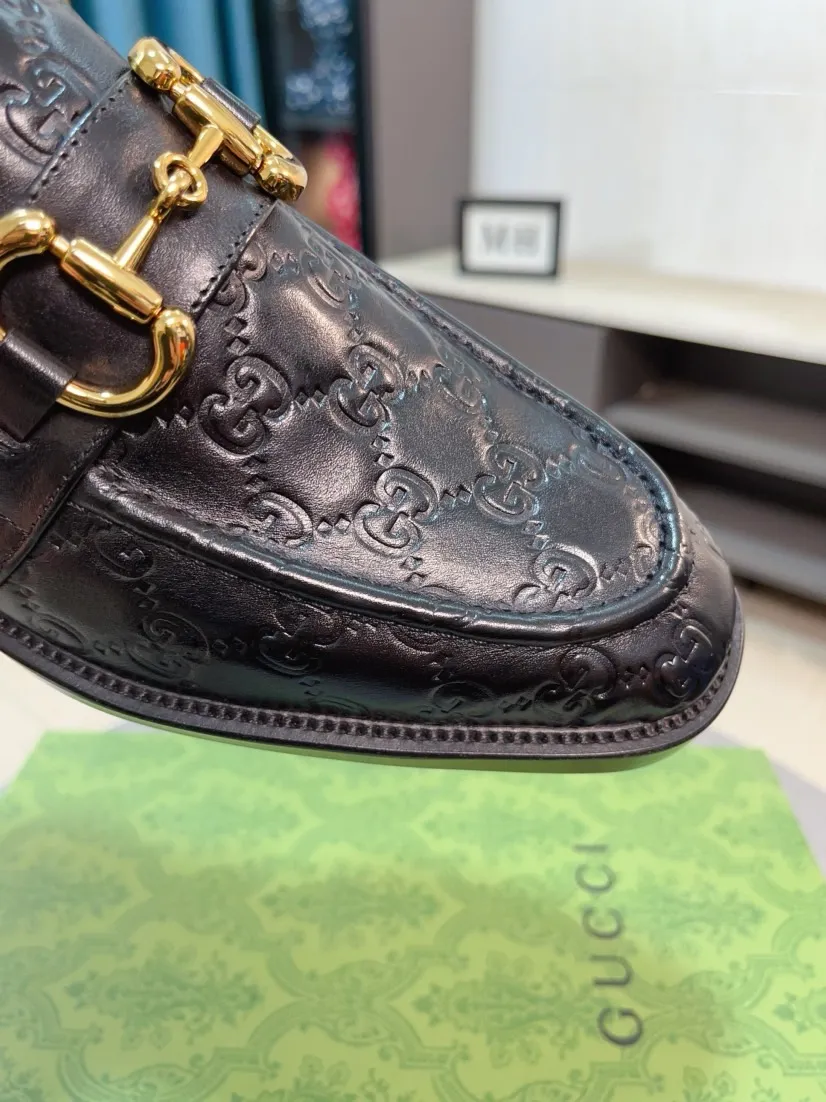 Factory price 500🌹🌹 [GUCCI Gucci] A new style of formal men's leather shoes is coming~ The original quality upper is made of cowhide imported from Italy + soft and delicate leather, comfortable and soft first-layer cowhide lining, rubber wear-resistant outsole, the shoe shape is dignified and domineering, and the luxury charm cannot be concealed! The natural and free nouveau riche leads the trend. Code number: 38-44